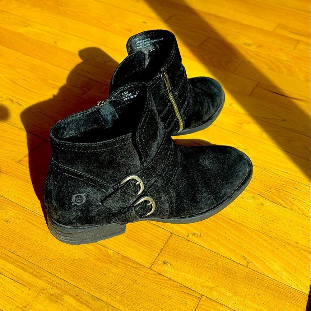 Born Pirlo Black Suede Dual Buckle Ankle Boots Booties Size 8.5